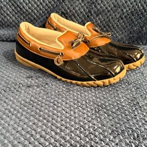 Sporto Black and Tan Loafers with Bow Accent